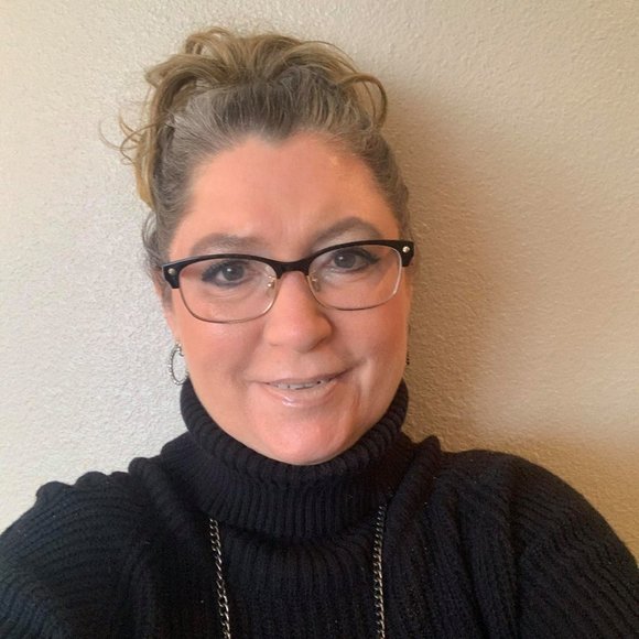 Meet your Posher, Angie - Picture 1 of 2